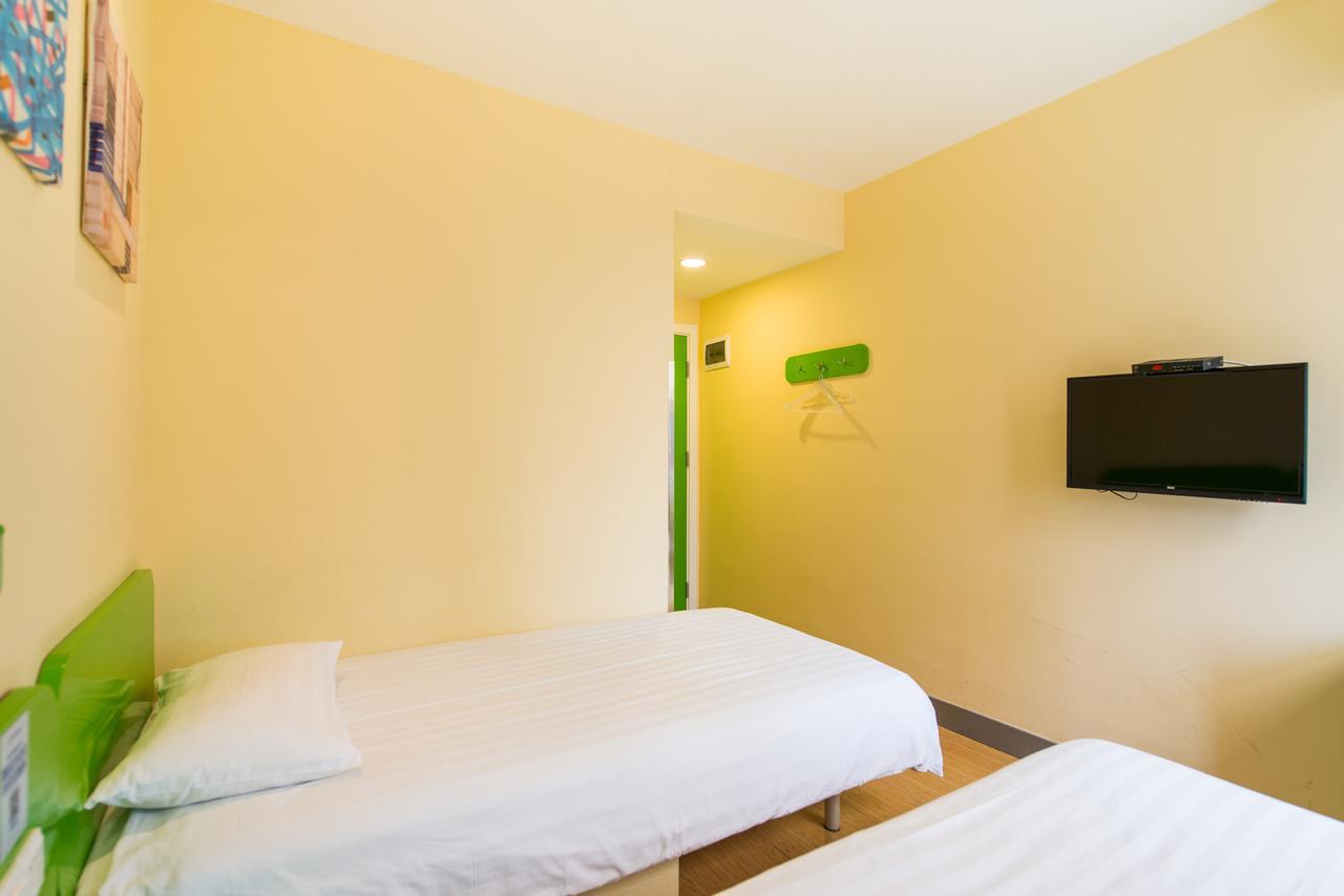Hi Xuhui Jiaotong Hotel 2*